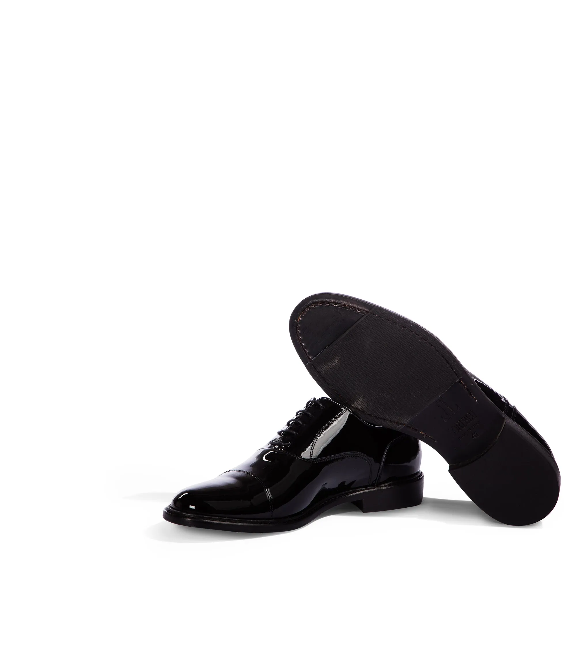 Black patent leather oxford shoes