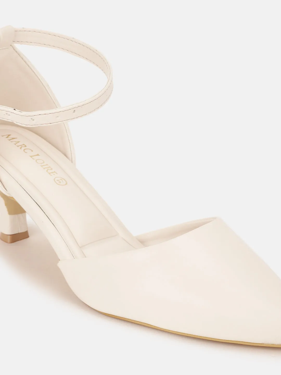 Pointed-Toe-Kitten Heel