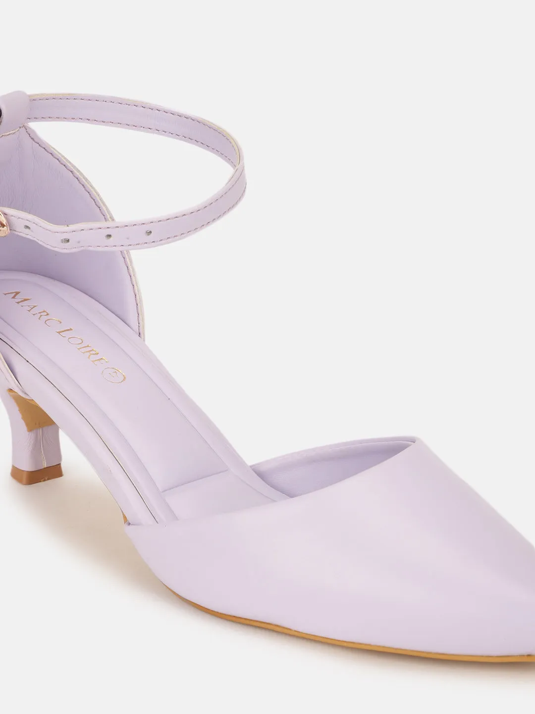Pointed-Toe-Kitten Heel