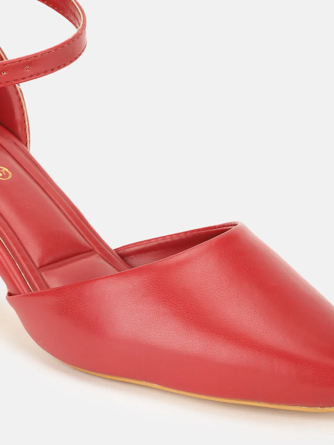Pointed-Toe-Kitten Heel