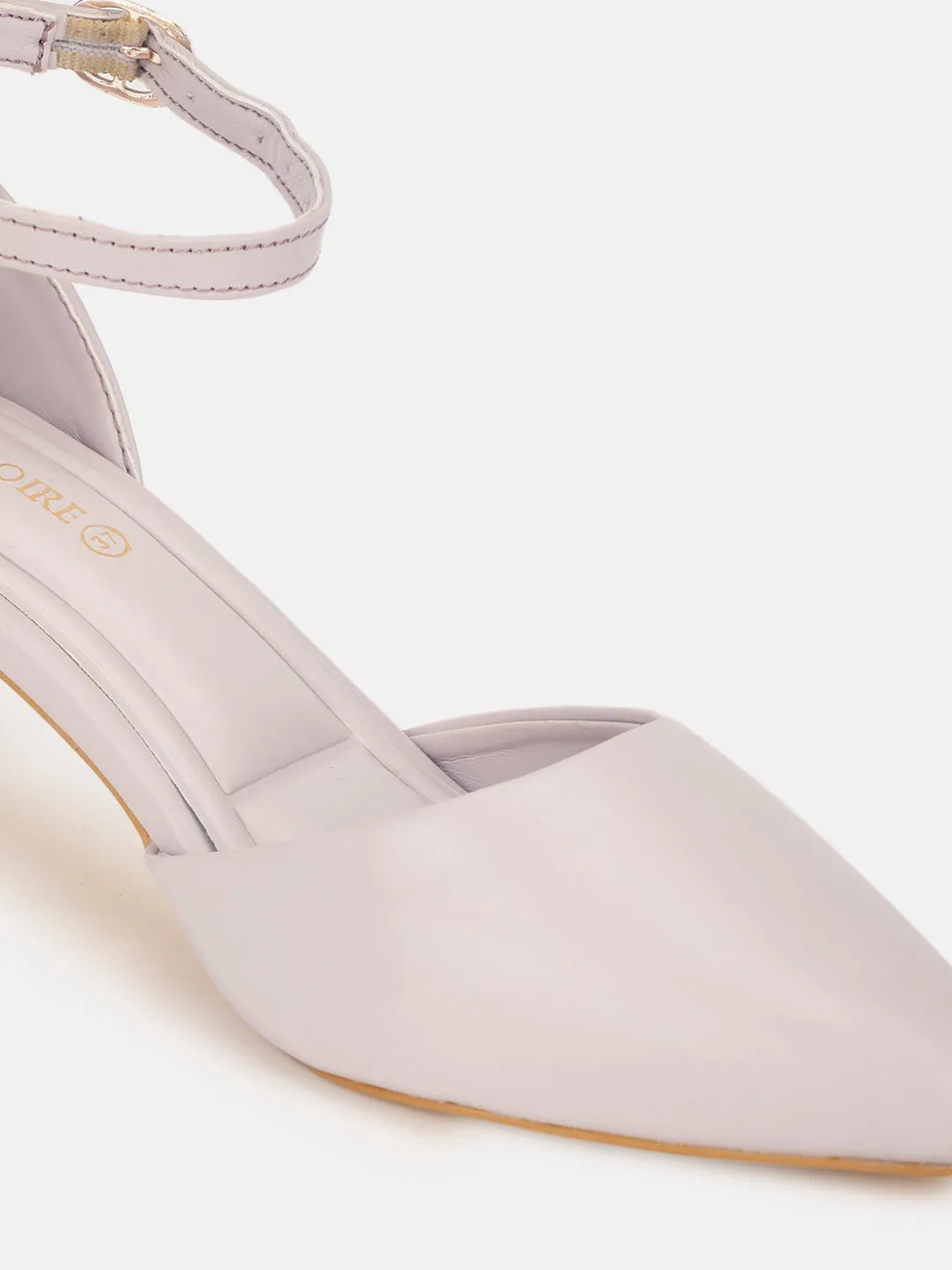 Pointed-Toe-Kitten Heel