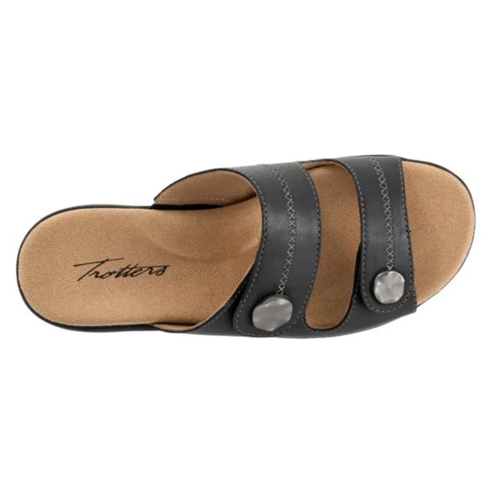 Trotters Ruthie Stitch Black Sandal (Women's)