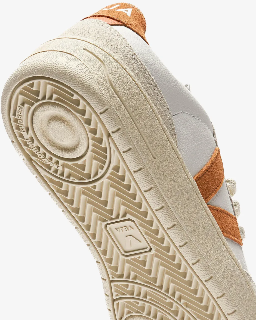 V-90 Leather  Extra White Umber